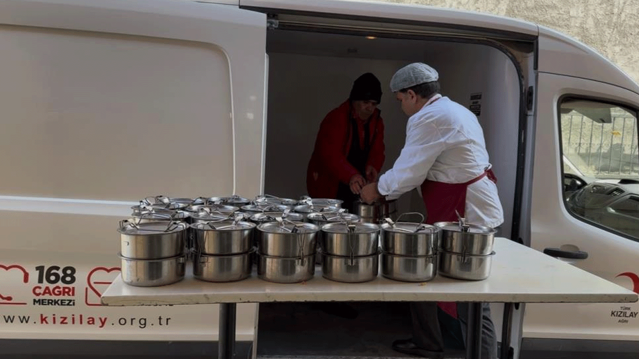 Foto - Kızılay gönülleri fethediyor