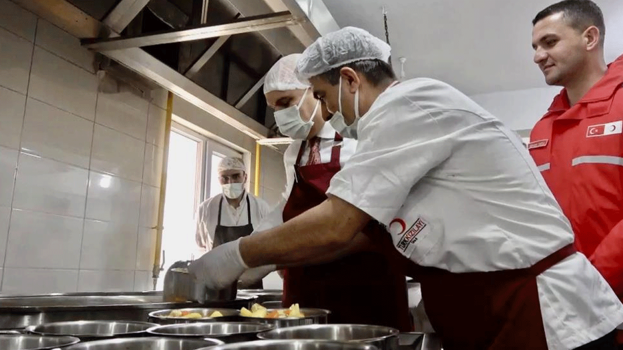 Kızılay gönülleri fethediyor