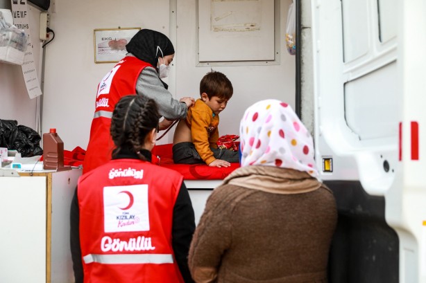 Kızılay günde 3 milyondan fazla kişiye sıcak yemek ulaştırıyor