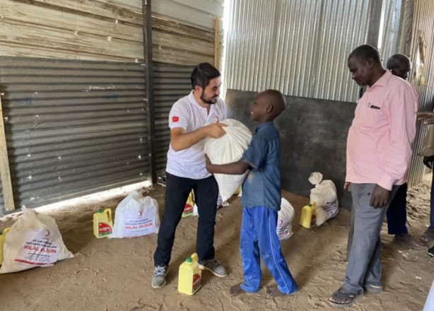 Kızılay'dan Güney Sudan'daki 870 aileye gıda yardımı