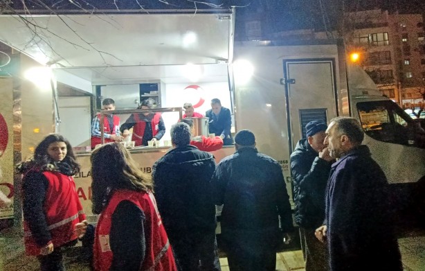 Foto - Kızılay'dan kandil gecesi 2 bin kişilik çorba