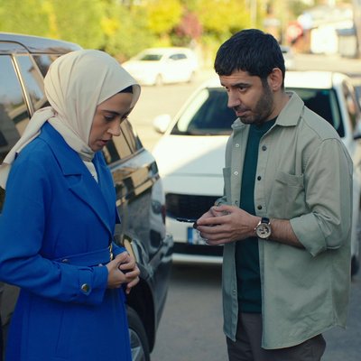 Foto - Kızılcık Şerbeti dizisi mide bulandırmaya devam ediyor! Müslümanları erkekleri resmen aşağıladılar