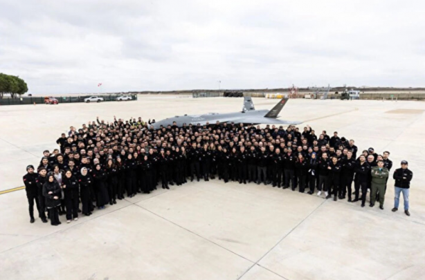 Foto - KIZILELMA havalandı, İngiltere sallandı! Jet hızında tepki