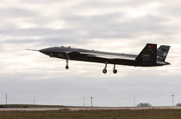 Foto - KIZILELMA havalandı, İngiltere sallandı! Jet hızında tepki