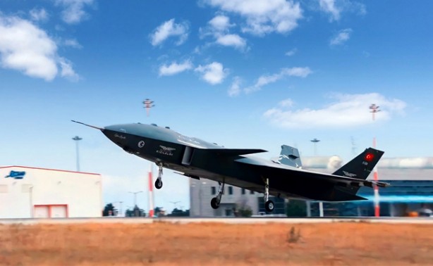 KIZILELMA havalandı, İngiltere sallandı! Jet hızında tepki