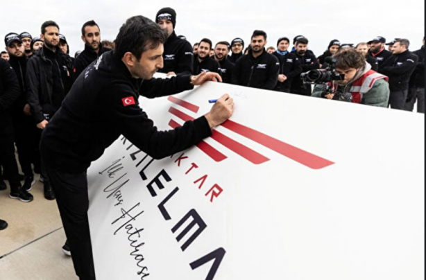 Foto - KIZILELMA havalandı, İngiltere sallandı! Jet hızında tepki