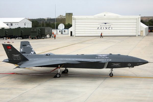 Foto - Kızılelma, sosyal medya fenomeni Özgür Demirtaş'ı fena gerdi!