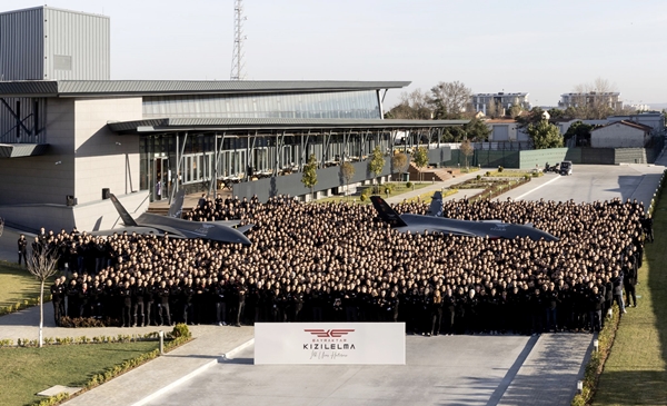 Kızılelma'nın ilk uçuşu Baykar'da kutlandı