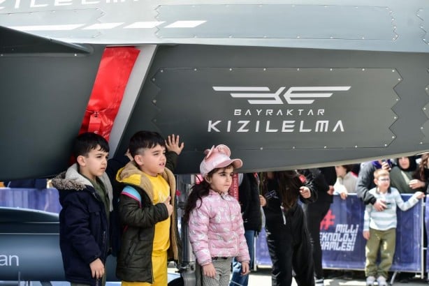 Kızılelma'yı gören çocuklar yarışa girdi