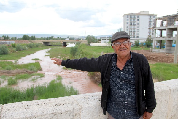Foto - Kızılırmak'a rengini veren çay coştu