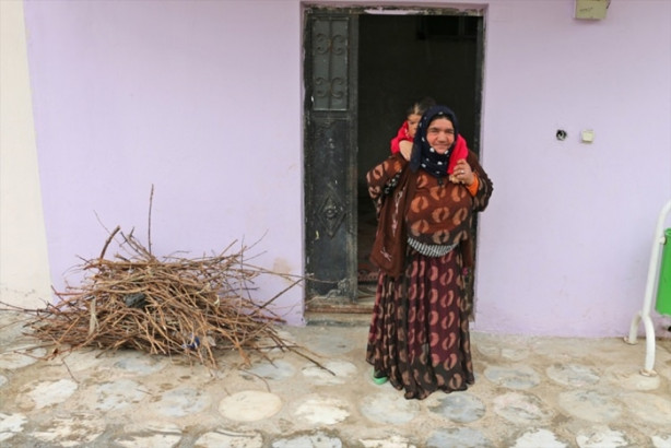 Foto - Kızını 36 senedir sırtında taşıyor