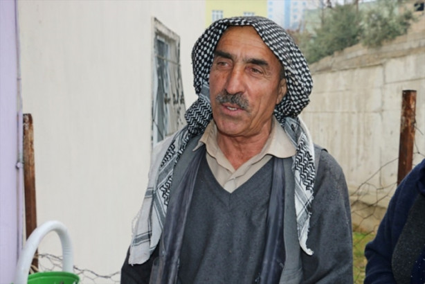 Foto - Kızını 36 senedir sırtında taşıyor