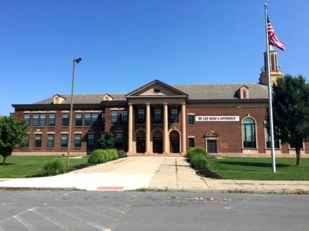 Foto - Kızının fotoğrafını çekti! 2 saniye sonra çığlıklarına hakim olamadı