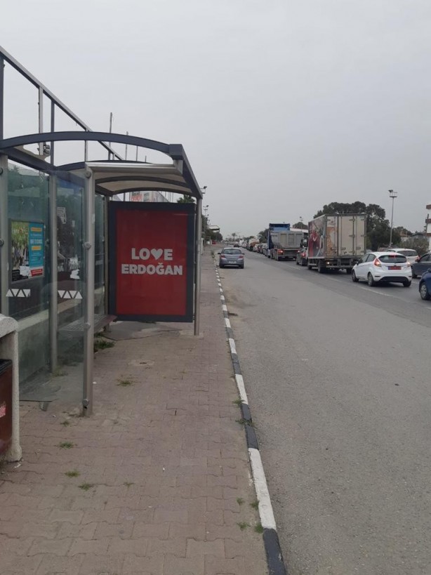 Foto - KKTC sokaklarında 'Stop Erdoğan'a karşı "Love Erdoğan" afişleri