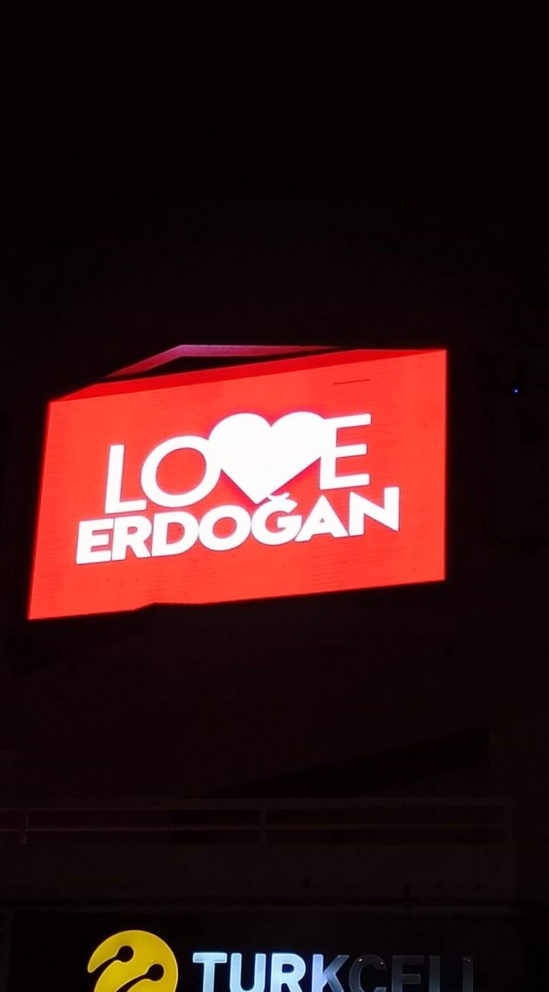Foto - KKTC sokaklarında 'Stop Erdoğan'a karşı "Love Erdoğan" afişleri