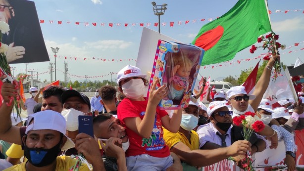 KKTC'de Cumhurbaşkanı Erdoğan'a sevgi seli