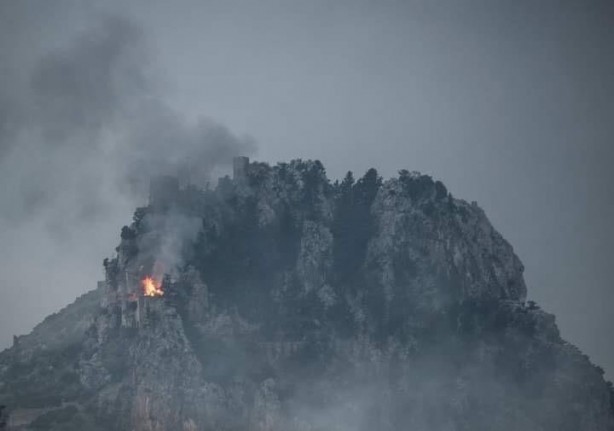 Foto - KKTC’deki St. Hilarion Kalesi’nde yangın