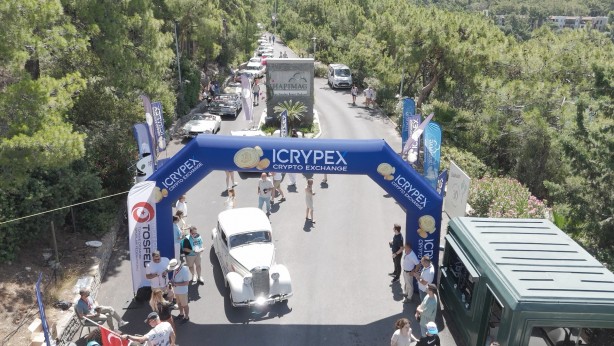 Foto - Klasik araba tutkunları buraya! Milyonluk araçlar birbiriyle yarıştı