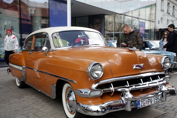 Foto - Klasik otomobil meraklıları bir araya geldi