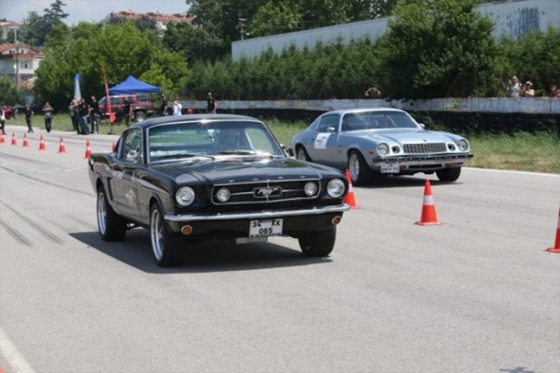 Foto - Klasik otomobiller göz dolduruyor!