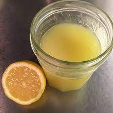 Foto - Klozetteki sarı lekeleri yok etme tekniği! Tortu ve kireçleri söküp atıyor