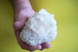 Foto - Klozetteki sarı lekeleri yok etme tekniği! Tortu ve kireçleri söküp atıyor