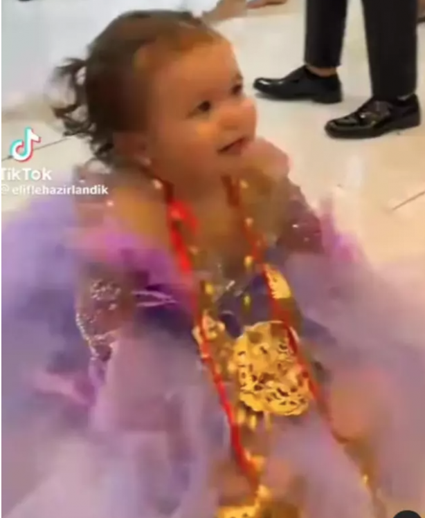 Foto - Kobra Murat’tan büyük görgüsüzlük! Torununun doğum gününde bunu yaptı