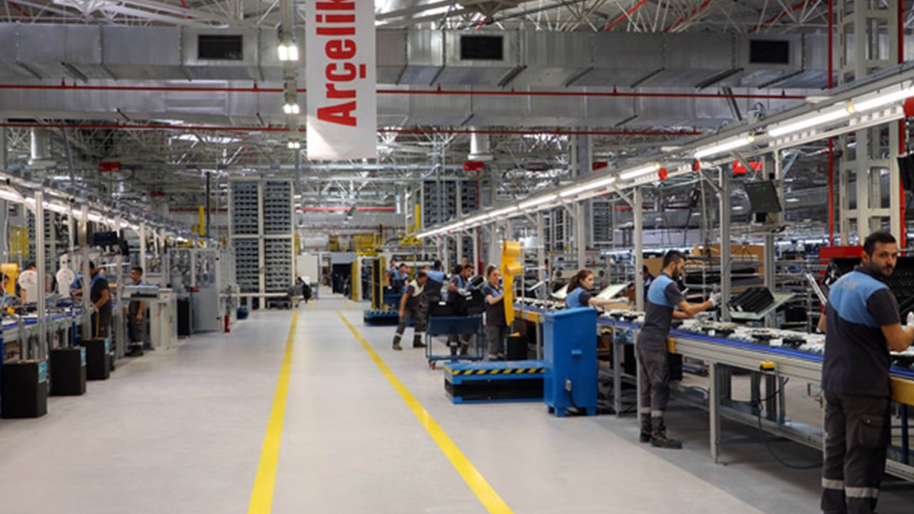 Foto - Koç Holding yüzlerce kişiyi kapı önüne koydu! Koca fabrikayı o ile taşıyorlar