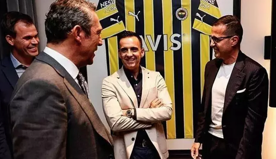 Foto - Koç resmen çıldırdı! Beklenmedik kararı duyurdular bile: Taraftarlar resmen şoktalar…