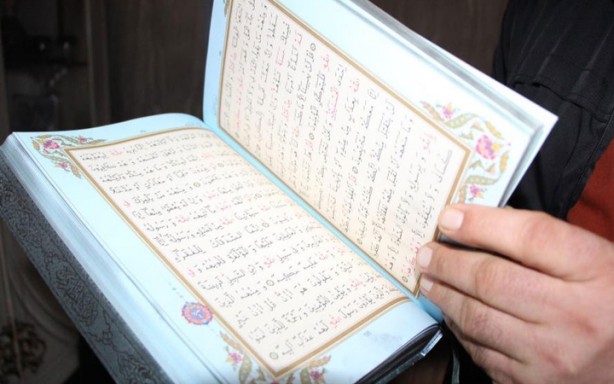 Foto - Koca daire tamamen küle döndü, yanmayan tek şey o oldu! Ateistler hadi bunu da açıklayın bakalım