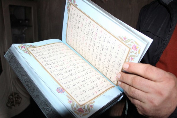 Foto - Koca daire tamamen küle döndü, yanmayan tek şey o oldu! Ateistler hadi bunu da açıklayın bakalım