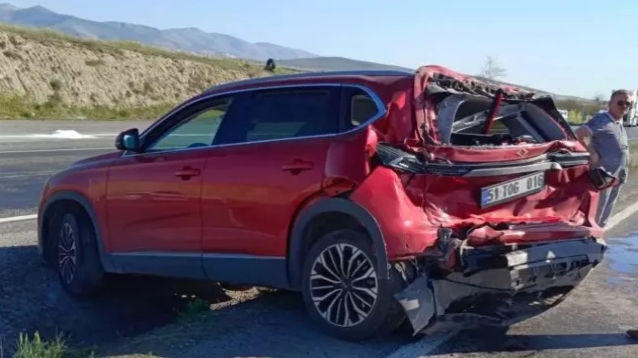 Foto - Koca TIR, TOGG’a arkadan çarptı, ortaya çıkan görüntü olay oldu! Her gören aynı yorumu yapıyor