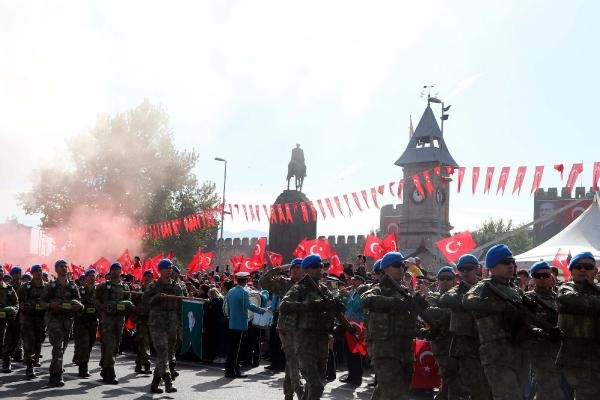 Foto - ‘Koca Yusuf’lardan Cumhuriyet uçuşu