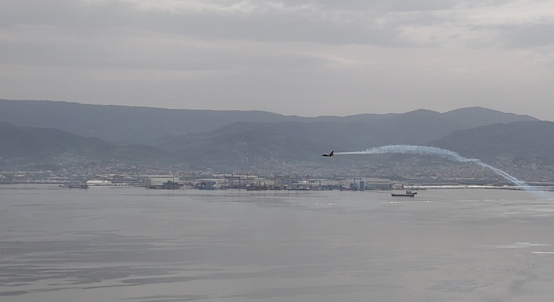 Kocaeli semalarındaki uçaklar merak uyandırdı, gerçek sonradan anlaşıldı