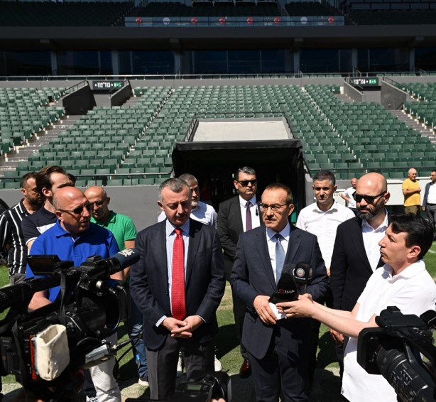 Foto - Kocaeli Stadyumu hibrit çimle kaplanıyor