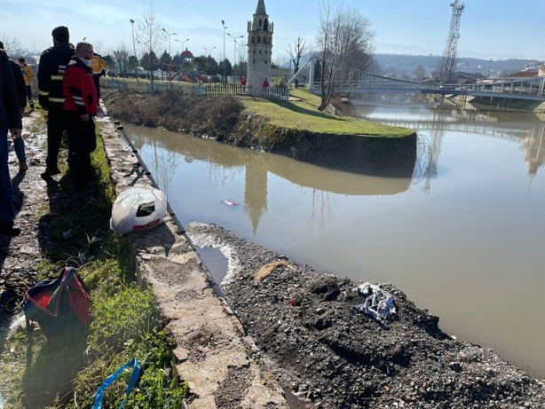 Kocaeli'de derede erkek cesedi bulundu