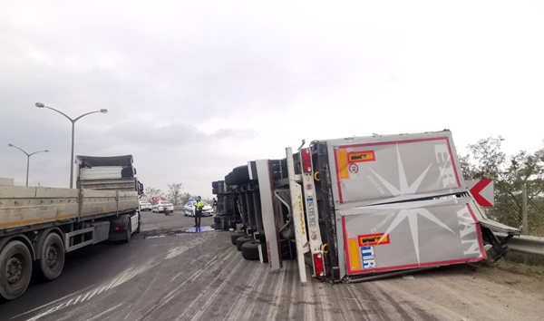 Foto - Kocaeli'de feci kaza: Yaralılar var