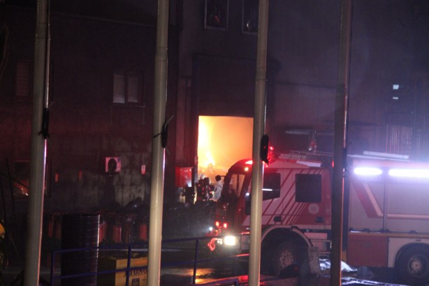 Foto - Kocaeli’de geri dönüşüm fabrikasında yangın