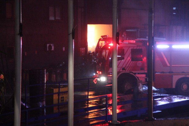 Foto - Kocaeli’de geri dönüşüm fabrikasında yangın