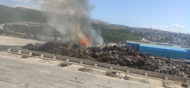 Foto - Kocaeli'de hurdalık deposunda yangın!