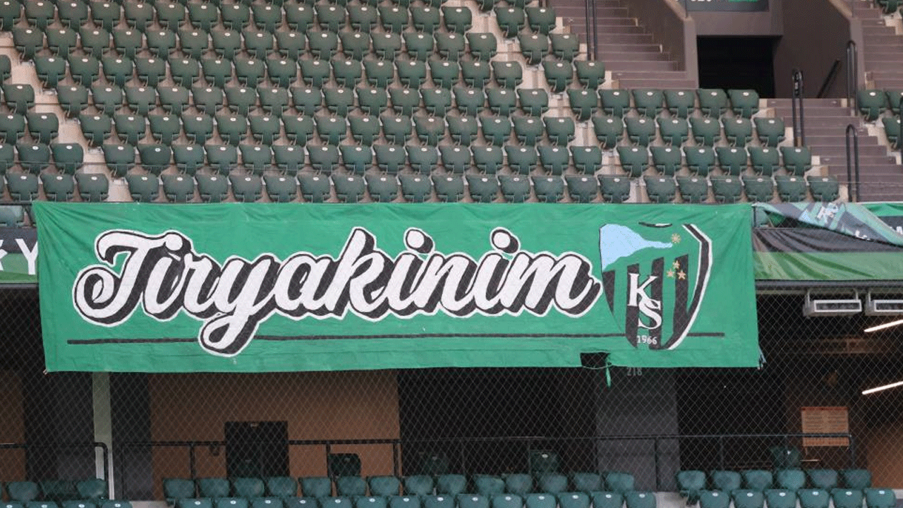 Foto - Kocaeli'de taraftarların yerini pankartlar aldı