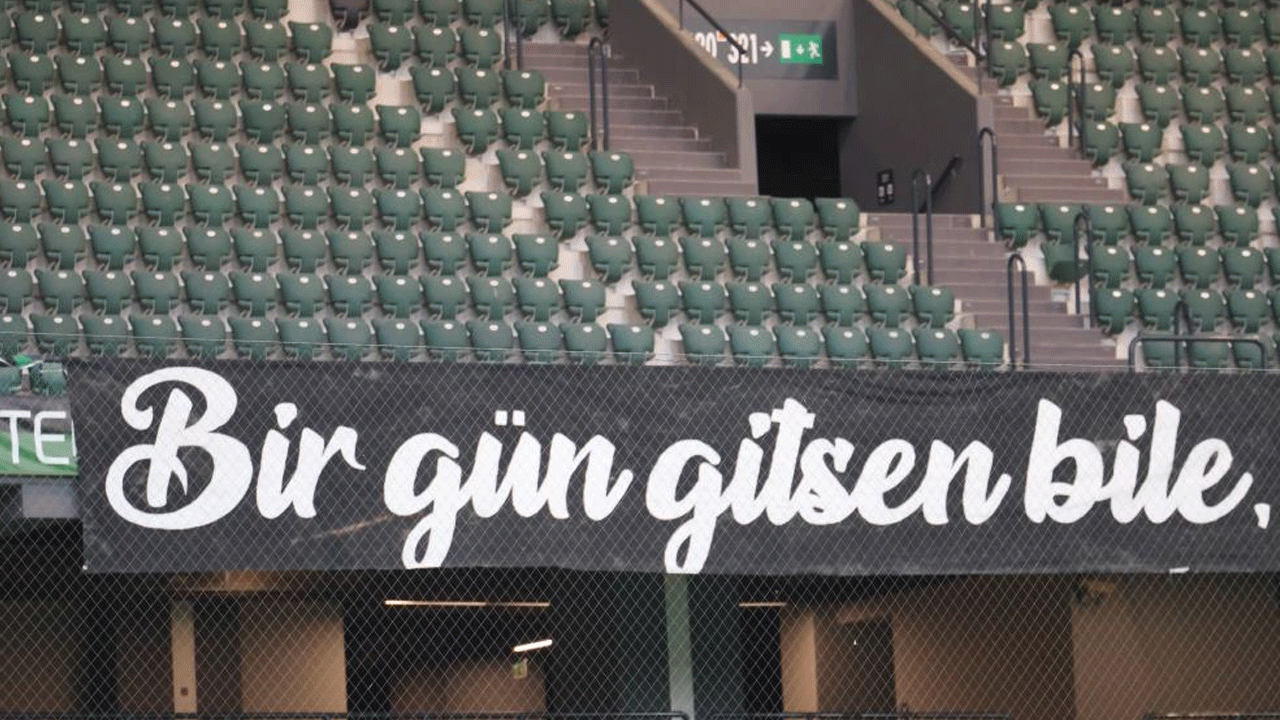 Foto - Kocaeli'de taraftarların yerini pankartlar aldı