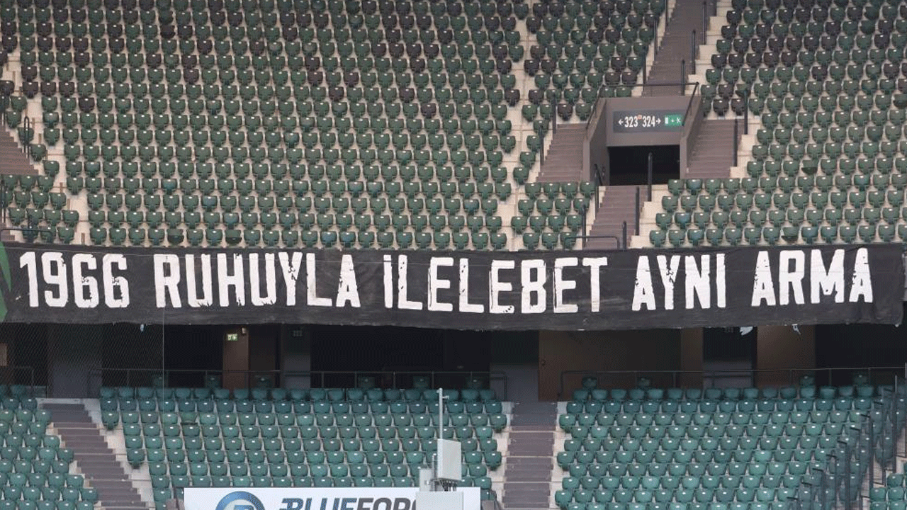 Foto - Kocaeli'de taraftarların yerini pankartlar aldı