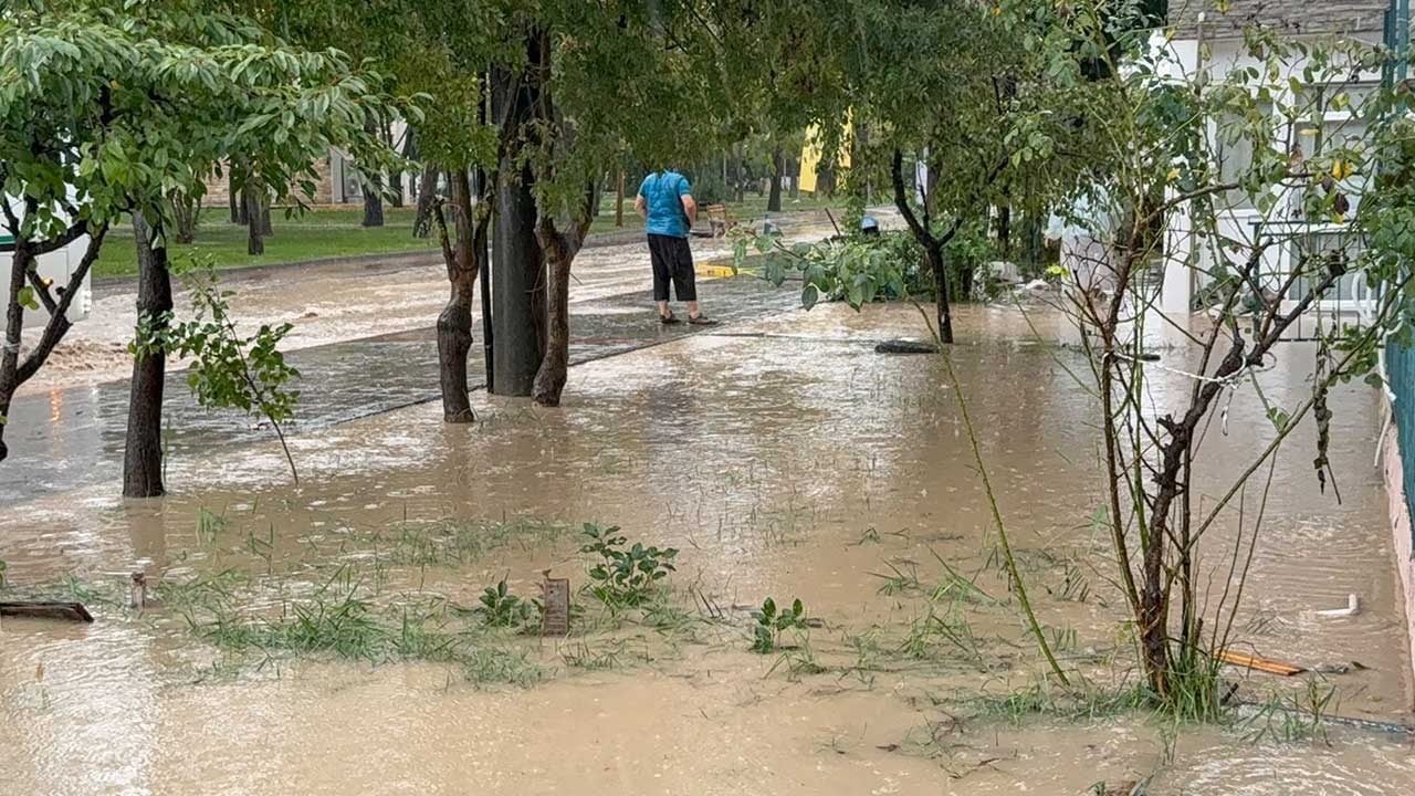 Foto - Kocaeli’de turuncu kodlu felaket! Şiddetli sağanak kenti sular altında bıraktı!