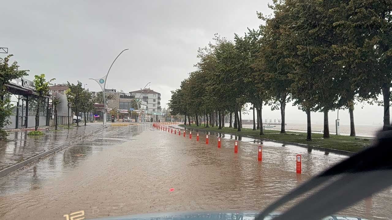 Foto - Kocaeli’de turuncu kodlu felaket! Şiddetli sağanak kenti sular altında bıraktı!