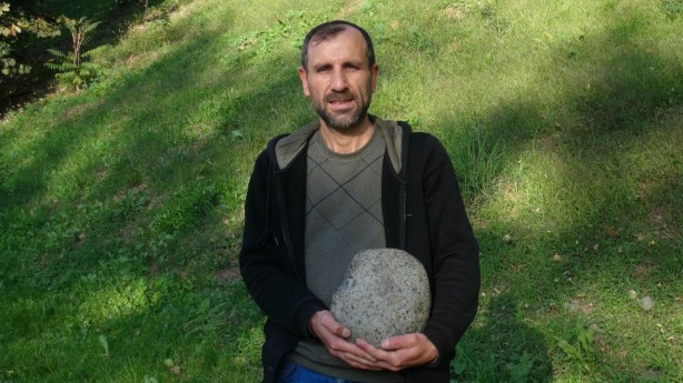 Kocaeli'de yolda yürürken 11 kiloluk taş buldu! Hikayesi şok etti: Her an milyon dolarlık olabilir