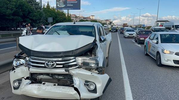 Foto - Kocaeli'de zincirleme kaza: Yaralılar var