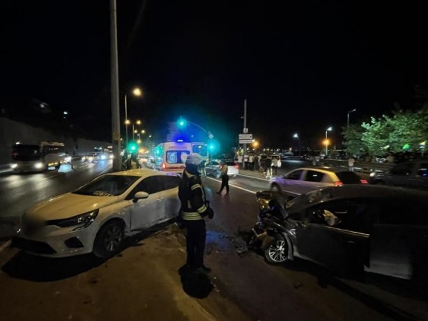 Foto - Kocaeli'nde zincirleme trafik kazası