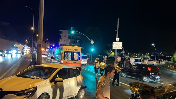 Foto - Kocaeli'nde zincirleme trafik kazası