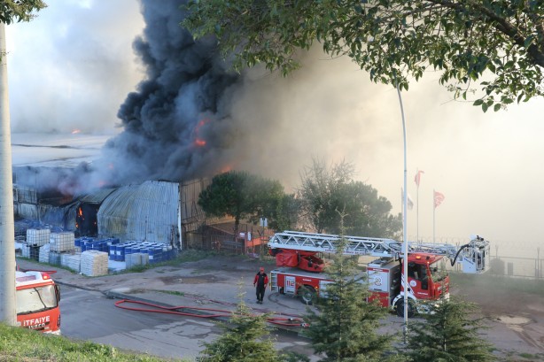 Foto - Kocaeli'yi kara bulutlar sardı! Ekipler seferber oldu